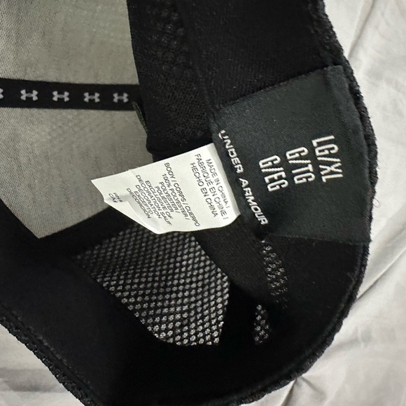 Under Armour hat - Picture 3 of 3
